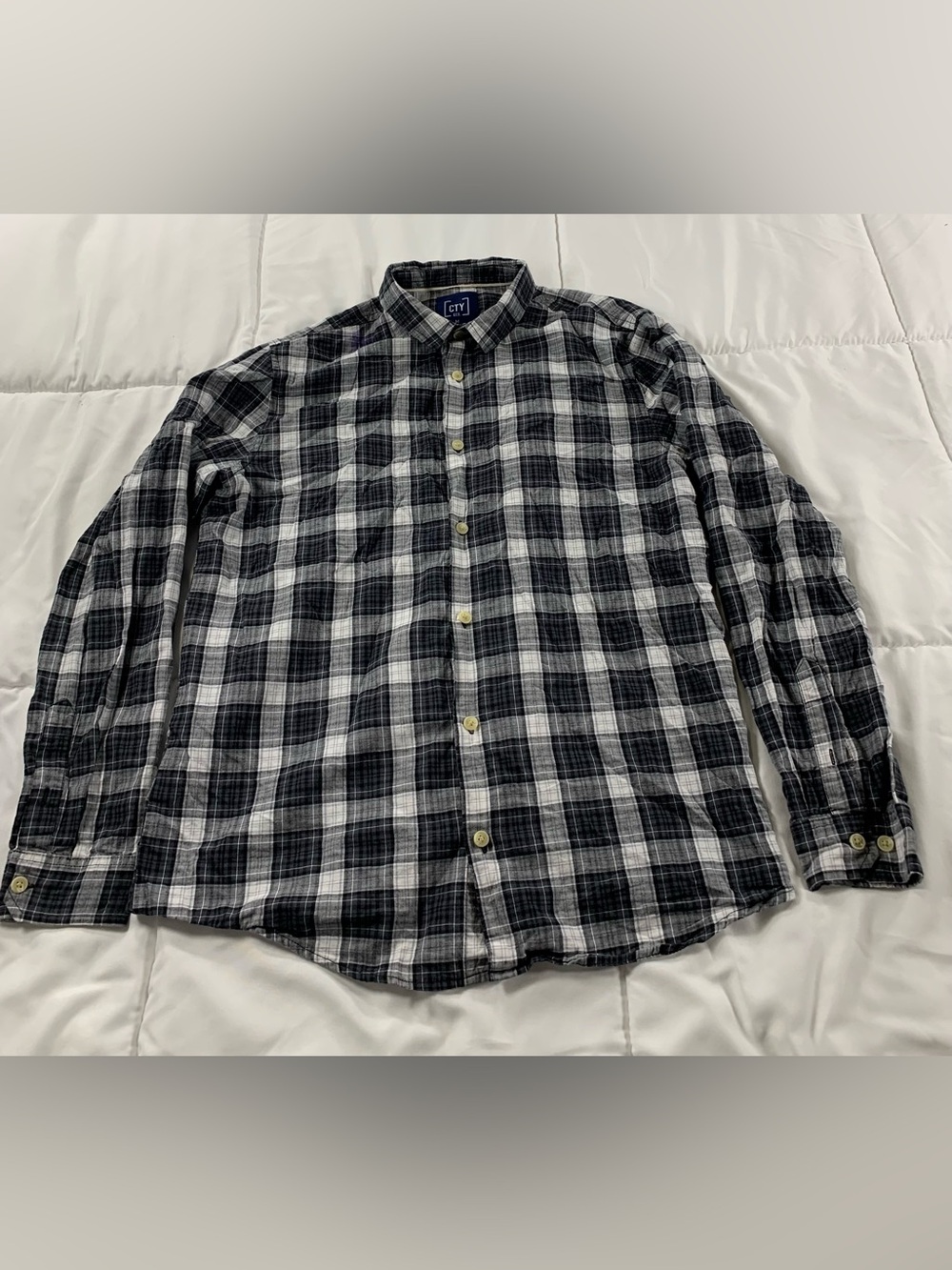Like new CTY & CO button up long sleeve size M